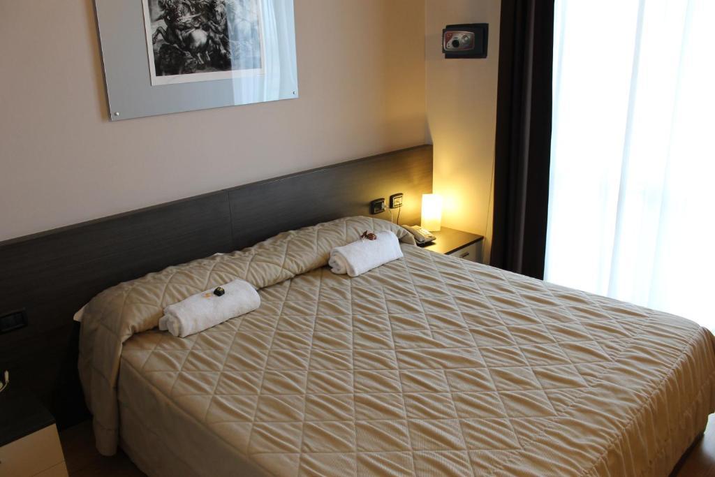 Eq Hotel Travagliato Phòng bức ảnh