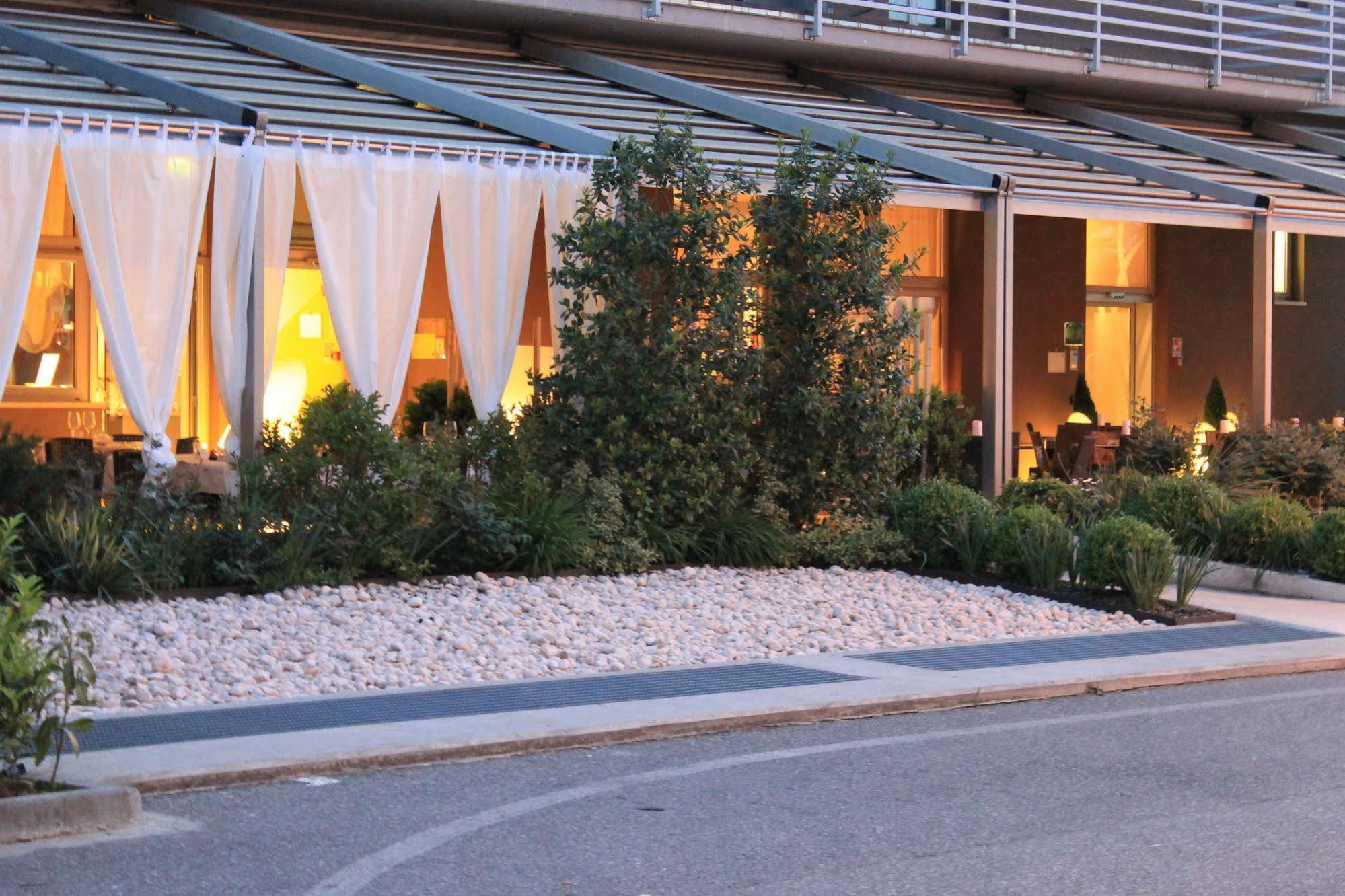 Eq Hotel Travagliato Ngoại thất bức ảnh